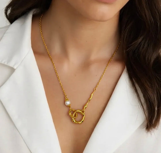 The Infinite Curve Necklace