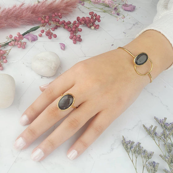 Saira Oval Black Onyx bangle and ring set