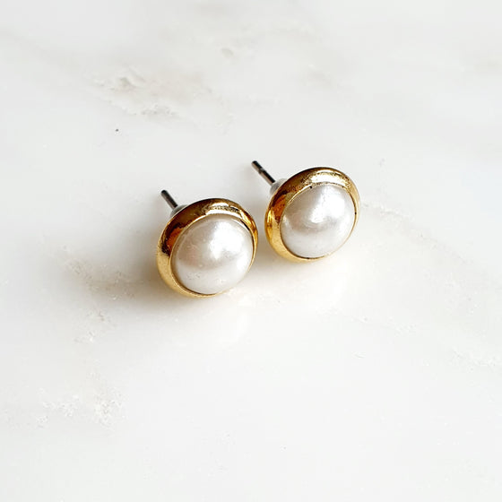 Pearl stud Earrings