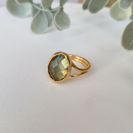 Aysha Oval Labradorite Ring
