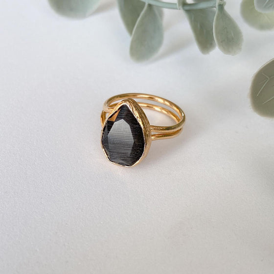 Isra Black Teardrop Cat’s Eye Ring