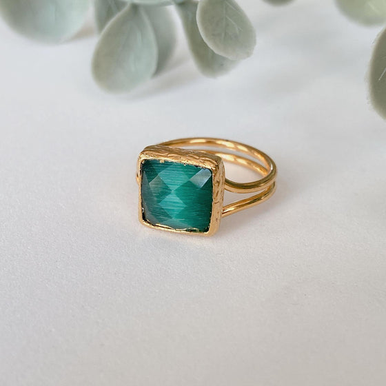 Alara Green Square Cat’s Eye Ring