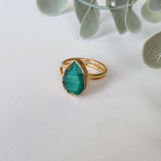 Isra Teardrop Green Cat’s Eye Ring